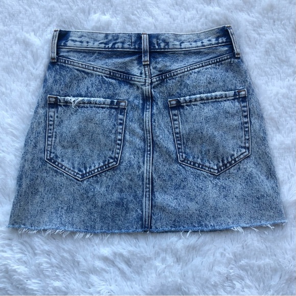 ABERCROMBIE & FITCH • Acid Stone Wash Natural Rise Denim Skirt Raw Hem Size 25 - Picture 4 of 16